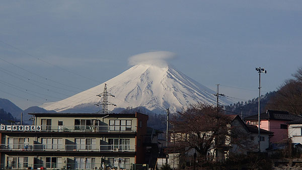 富士山頂の傘雲